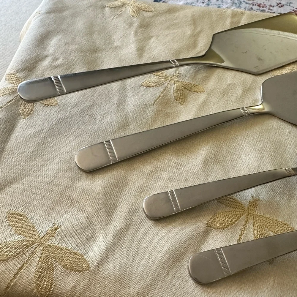 Reed & Barton Set of 4 Brighton Stainless Steel Serving Pieces.